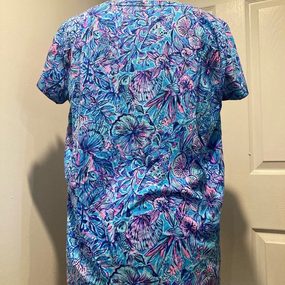 Lilly Pulitzer Meredith Tee Shirt – V-Neck Cotton Jersey – Style 012698 - Picture 3 of 7